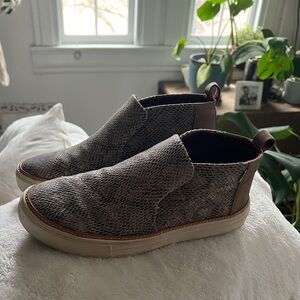 Tom’s Slip on Paxton High Top Sneakers